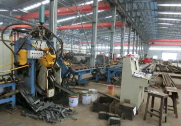 角鋼自動(dòng)生產(chǎn)線2